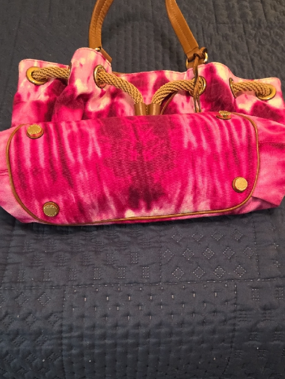 EUC Michael Kors Fuchsia Tie-Dye Tassel Shoulder Tote and Wallet SET - Picture 4 of 11